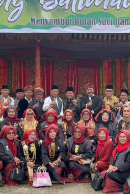 Sambut Ramadan 1447 H, Darmansyah Bersama Warga Inderapura dalam Tradisi Ptang Balimau