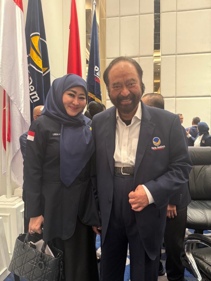 Lisda Hendrajoni bersama Ketua Umum Partai Nasdem, Surya Paloh, pada Rapat Pleno Partai Nasdem 2026 di Nasdem Tower, Kamis (5/2).